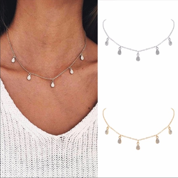 $15 SALE🌟gold crystal charm tear drop necklace - Picture 3 of 3